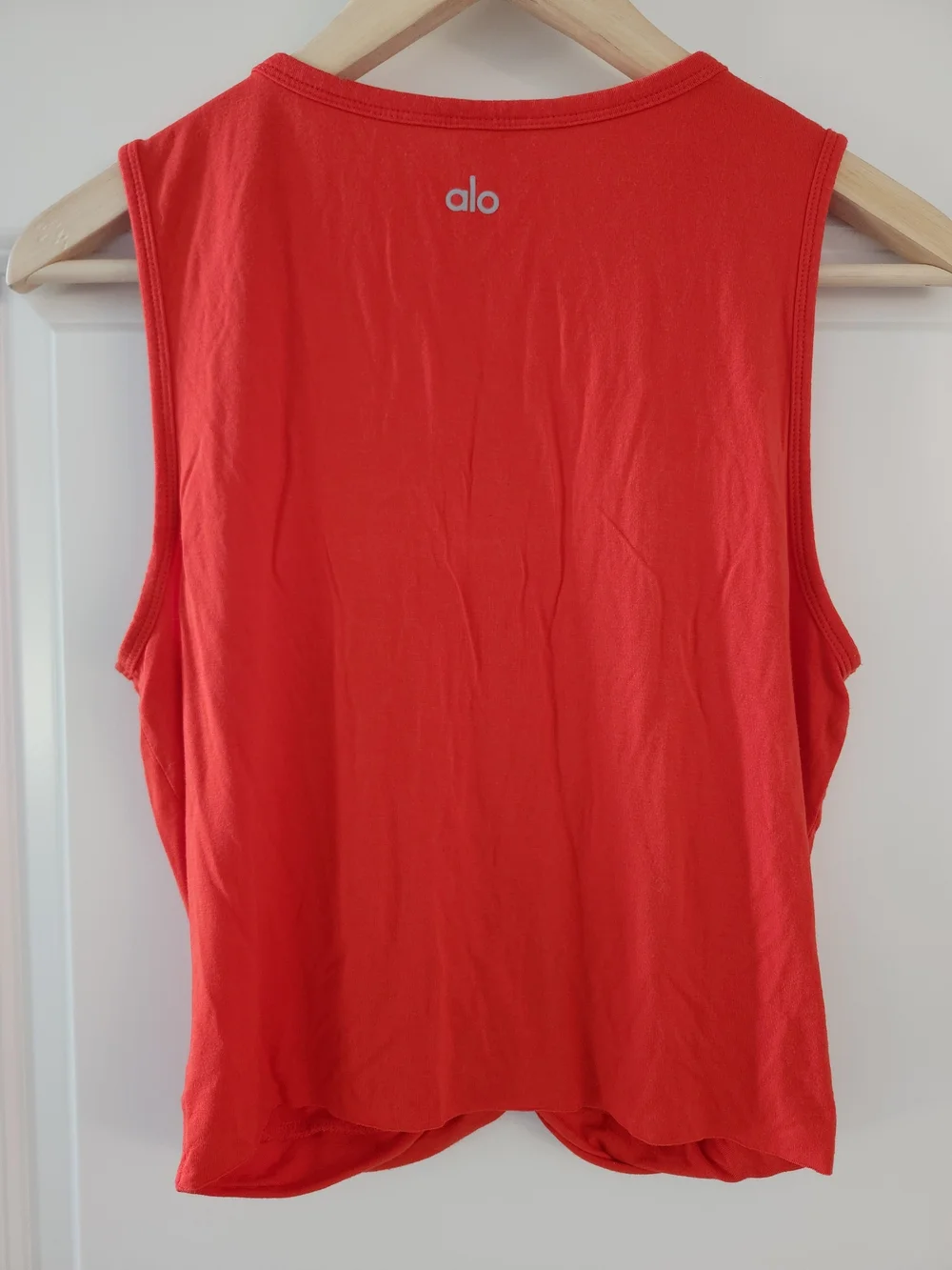 Alo Yoga Cover Twist Front Cropped Tank Red Size M NWOT